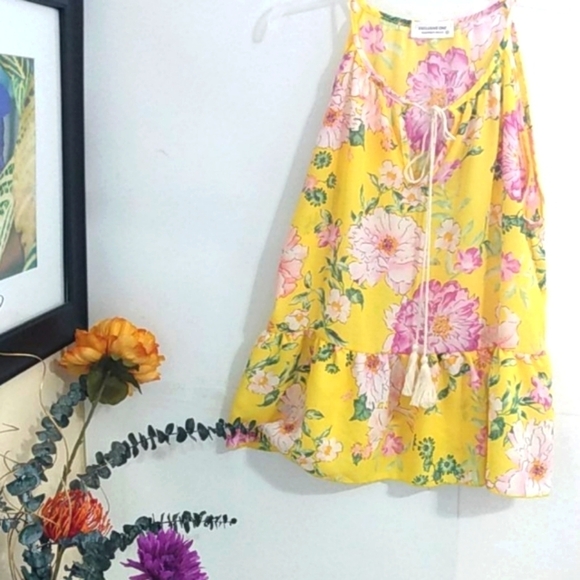 EXCLUSIVE ONE YELLOW FLORAL FLUTTER HEM TANK SZ SM - Picture 2 of 11